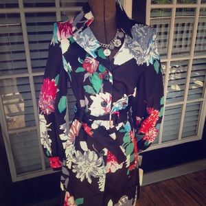 Floral print jacket can be worn as a dress small
